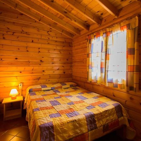 Camping La Llosa กัมบริลส์ ภายนอก รูปภาพ