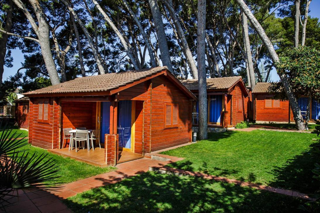 Camping La Llosa กัมบริลส์ ภายนอก รูปภาพ