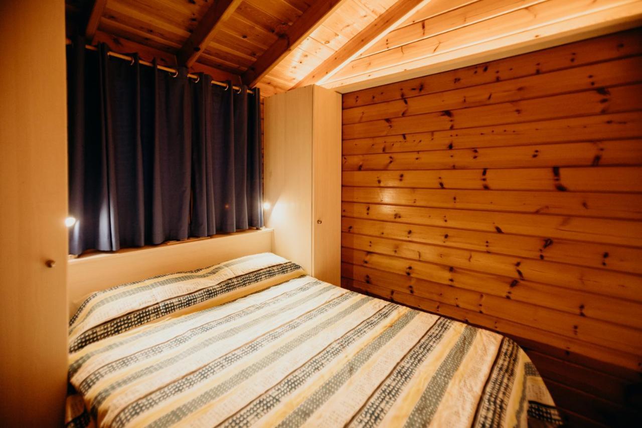 Camping La Llosa กัมบริลส์ ภายนอก รูปภาพ