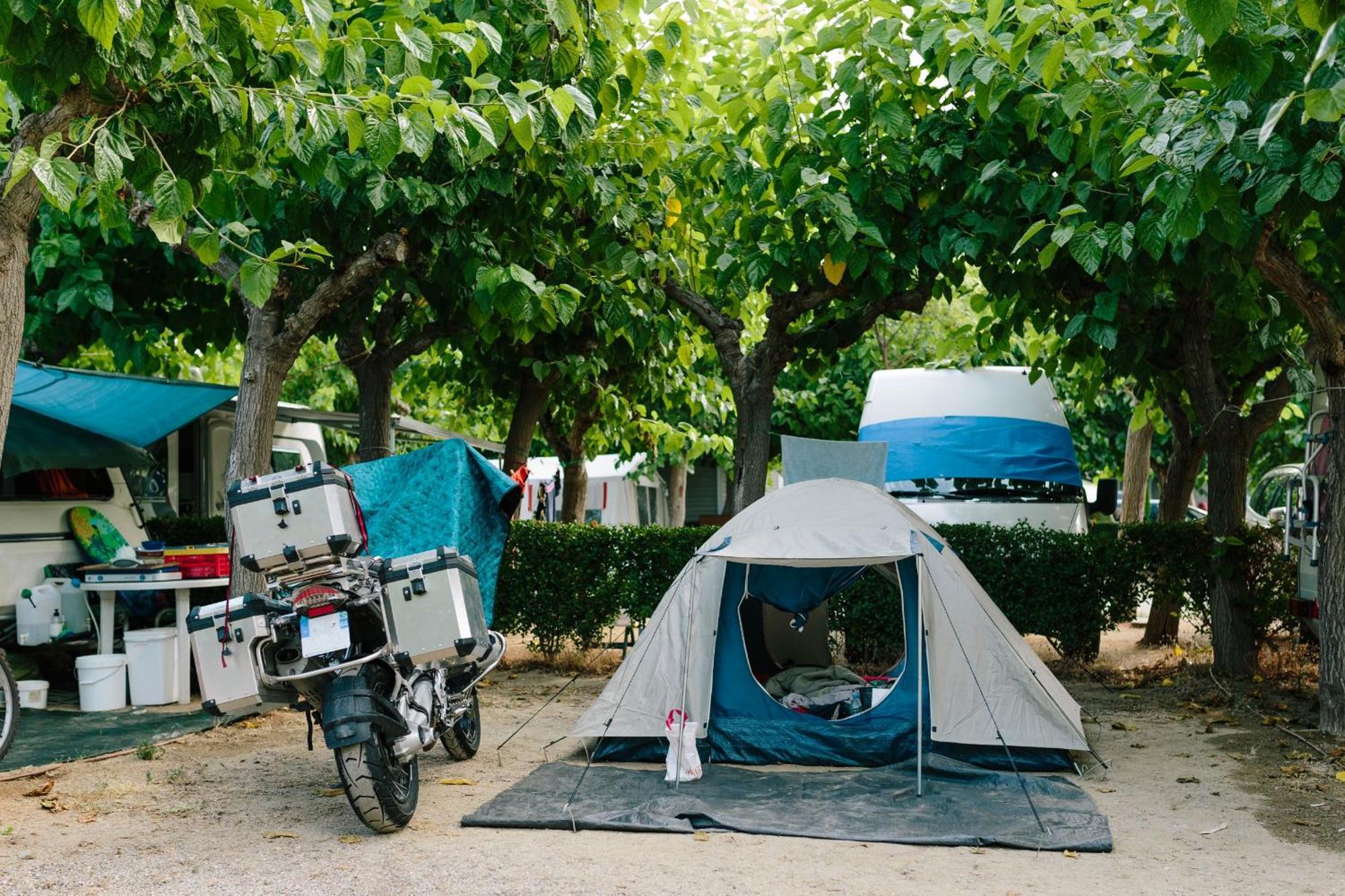 Camping La Llosa กัมบริลส์ ภายนอก รูปภาพ