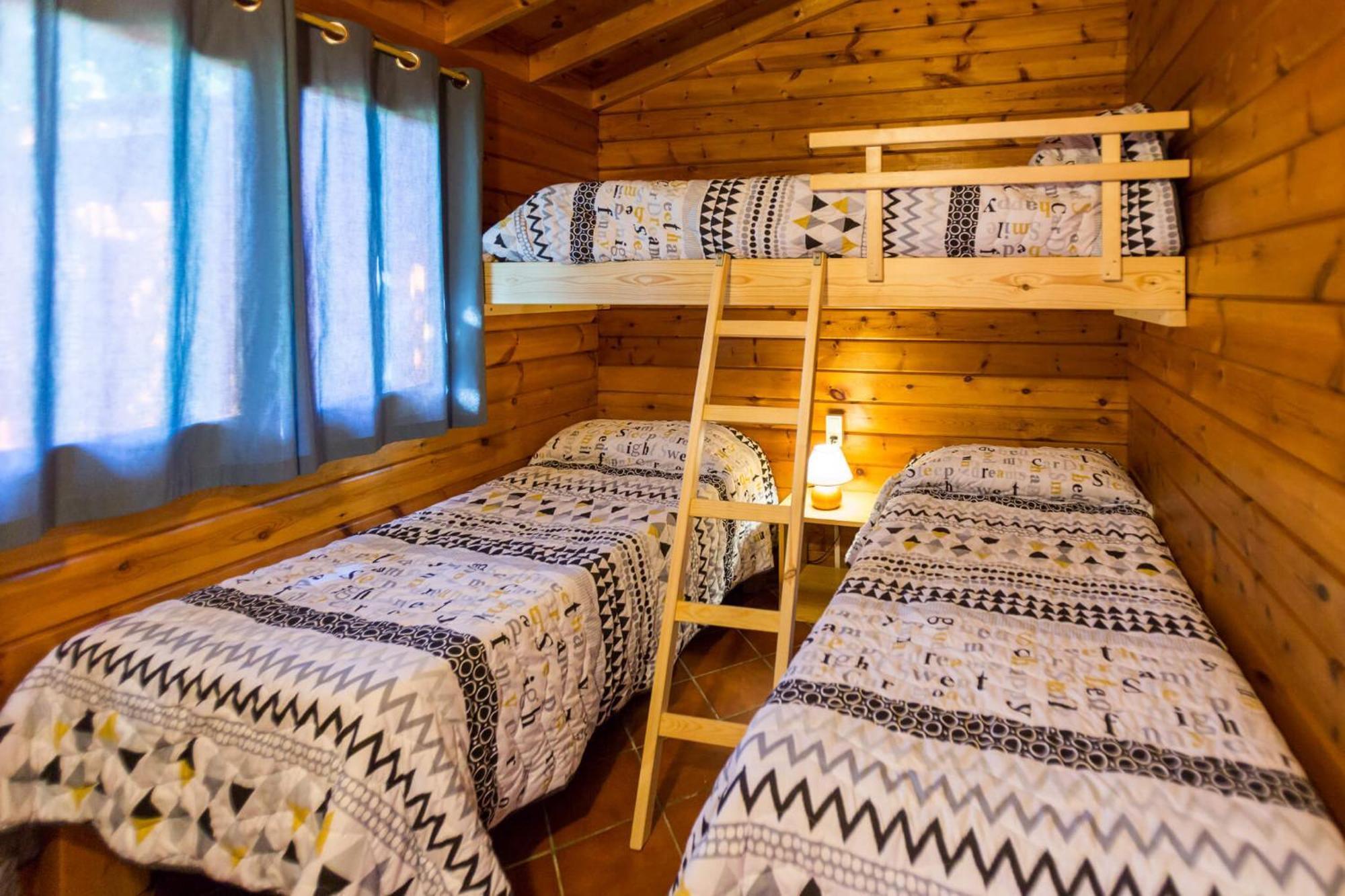 Camping La Llosa กัมบริลส์ ภายนอก รูปภาพ